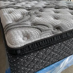 MATTRESS FOR SALE! NEED TO GO! Only 40$ down!